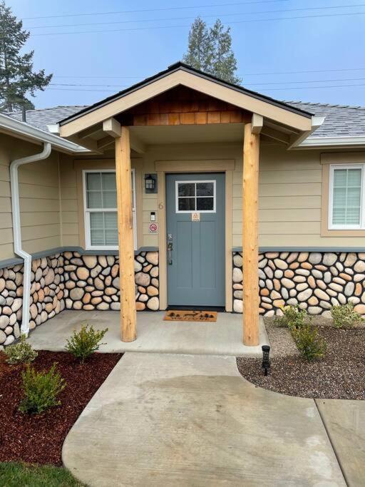 Riverside Cabin 6 Grants Pass Exterior photo